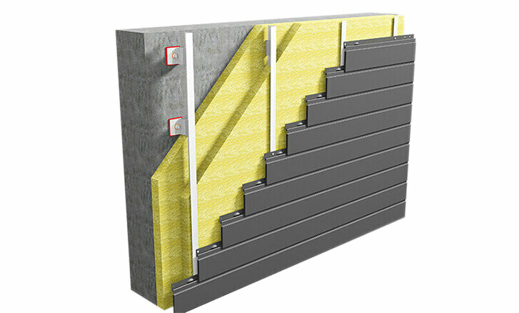 Fissaggio a muro con doghe PREFA (installate in orizzontale) su sottostruttura in alluminio