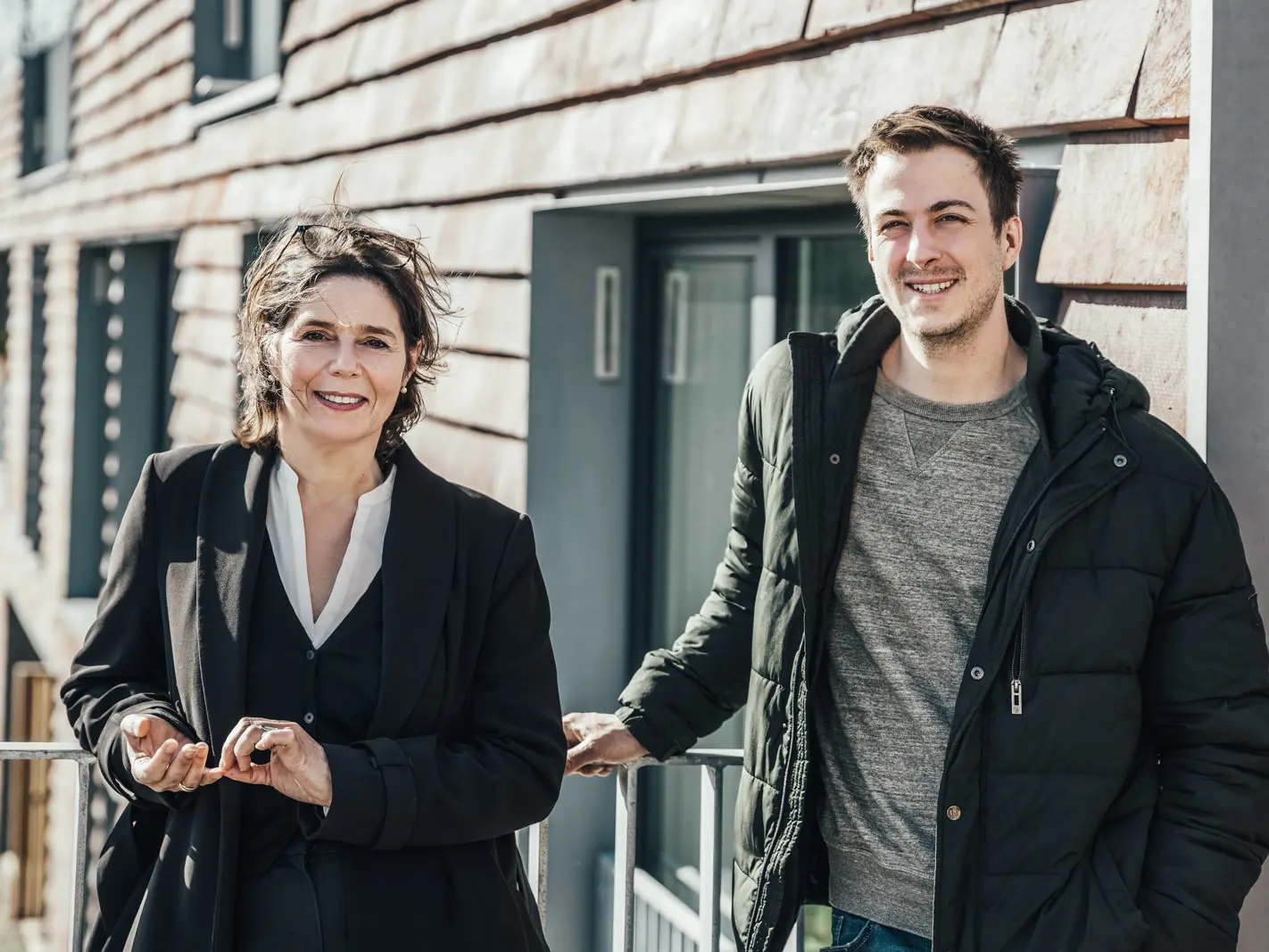 Im Bild zusehen sind die Architekten des Töllke Haus in Hamburg Christina Heeckt und Steffen Krecklow von hmarchitekten.
