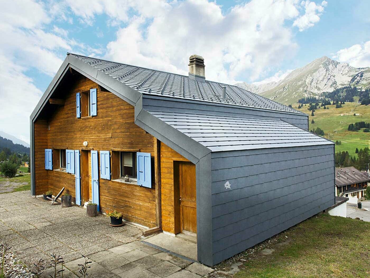 Einfamilienhaus mit der PREFA Dachschindel in Steingrau