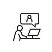 Person sitzt am Computer. Vom Computer geht eine Sprachblase aus. In der Sprechblase ist eine zweite Person abgebildet.