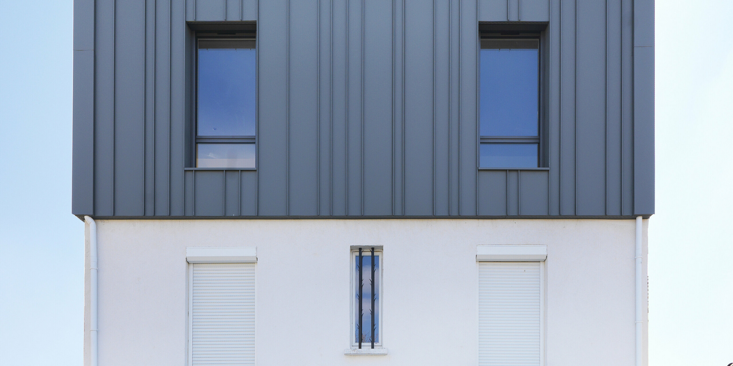 Vue détaillée de la façade en PREFALZ en P.10 gris souris