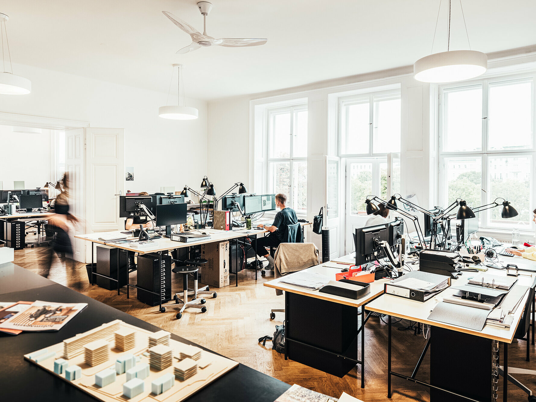 Einblick ins Büro von schneider+schumacher.