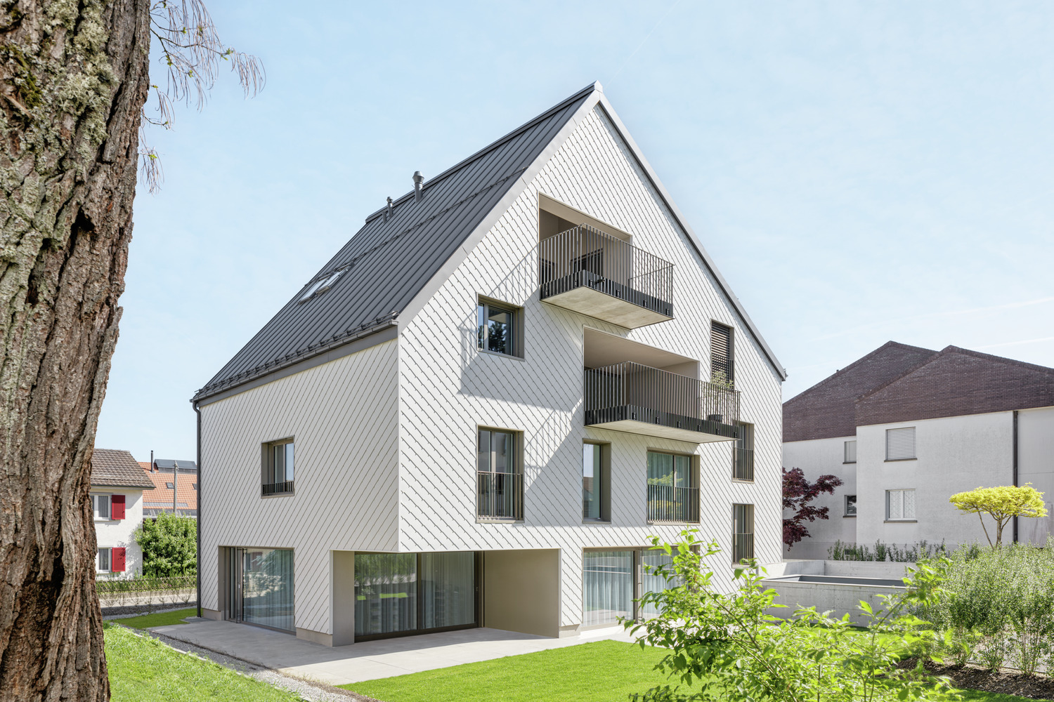 Referenze PREFA Sistemi per facciata Losanga 20 10 P.10 bianco prefa