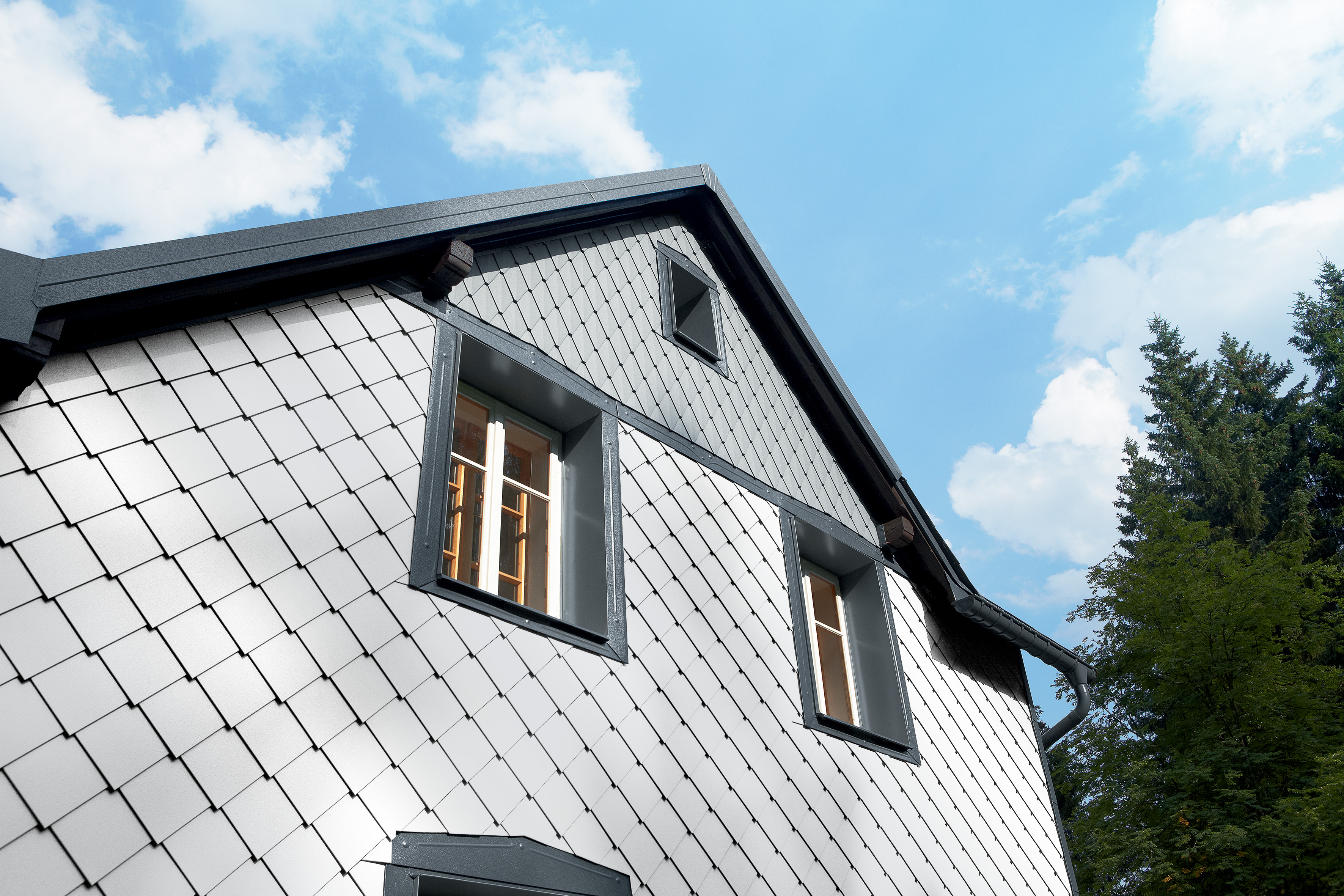 Referenze PREFA Sistemi per facciata Losanga 20 12 silver metallizzato