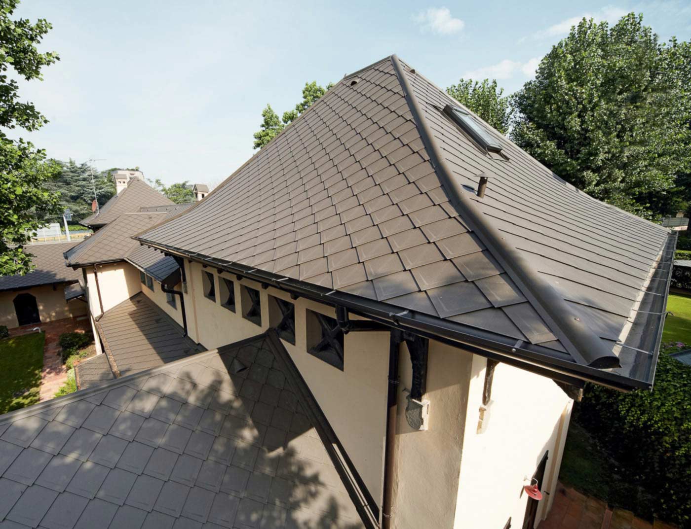 Referenze PREFA Sistemi per copertura Scaglia 29 01 P.10 marrone