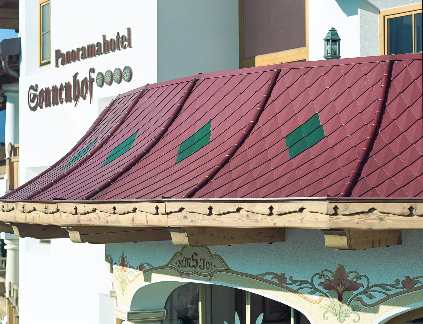 Referenze PREFA Sistemi per copertura Scaglia piccola 05 P.10 rosso ossido