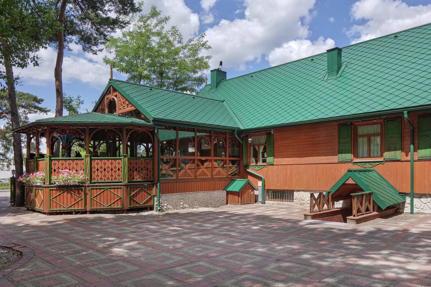 Referenze PREFA Sistemi per copertura Scaglia 29 06 P.10 verde muschio