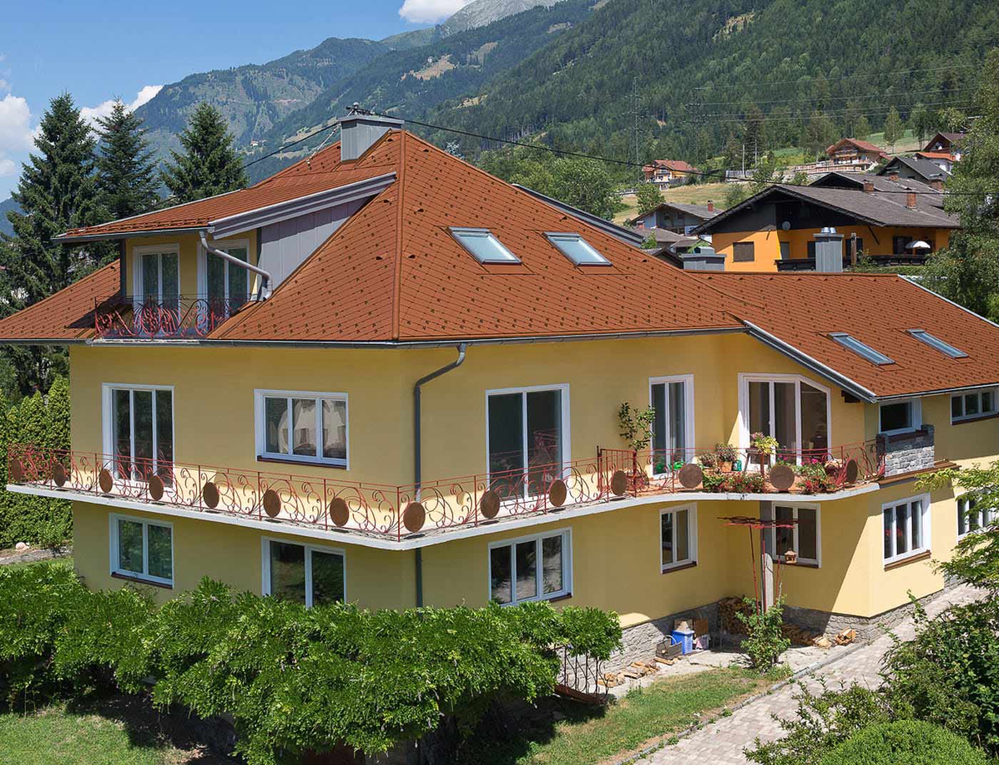 Referenze PREFA Sistemi per copertura Scaglia 29 04 P.10 rosso cotto