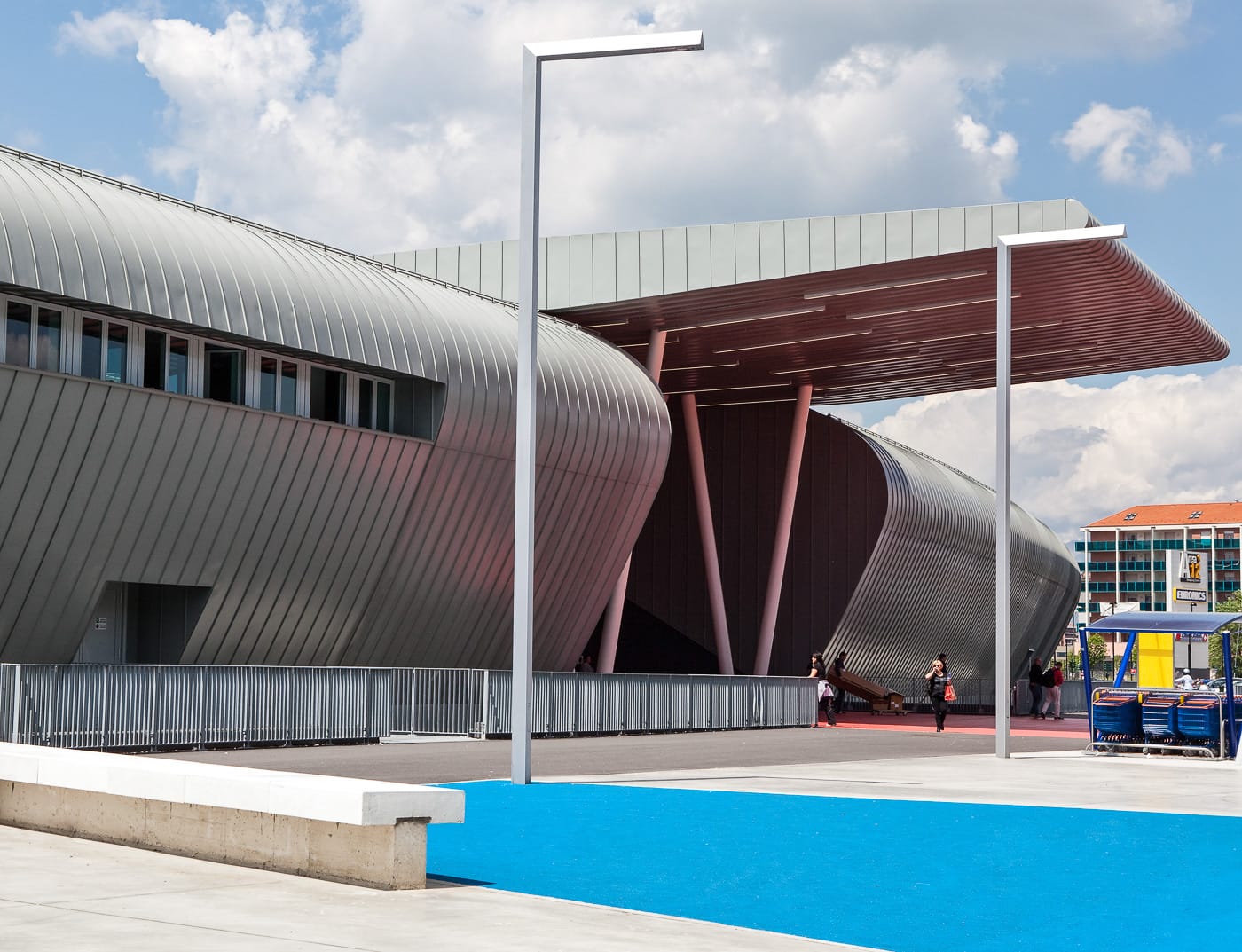 Bâtiments de référence PREFA Systèmes de façades Système de façade Prefalz ® 08 P.10 gris de zinc