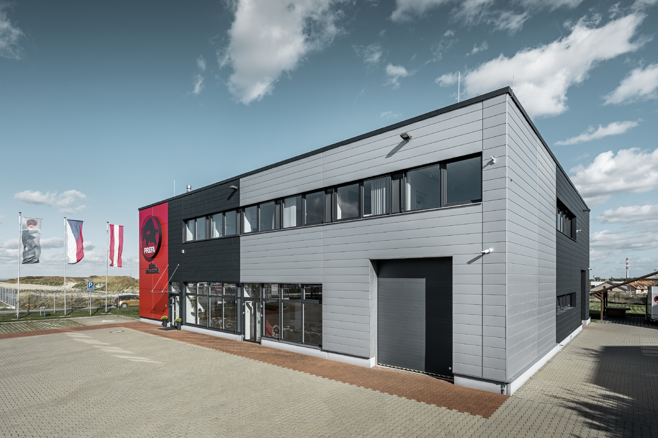 Referenze PREFA Sistemi per facciata Doga di rivestimento 12 silver metallizzato