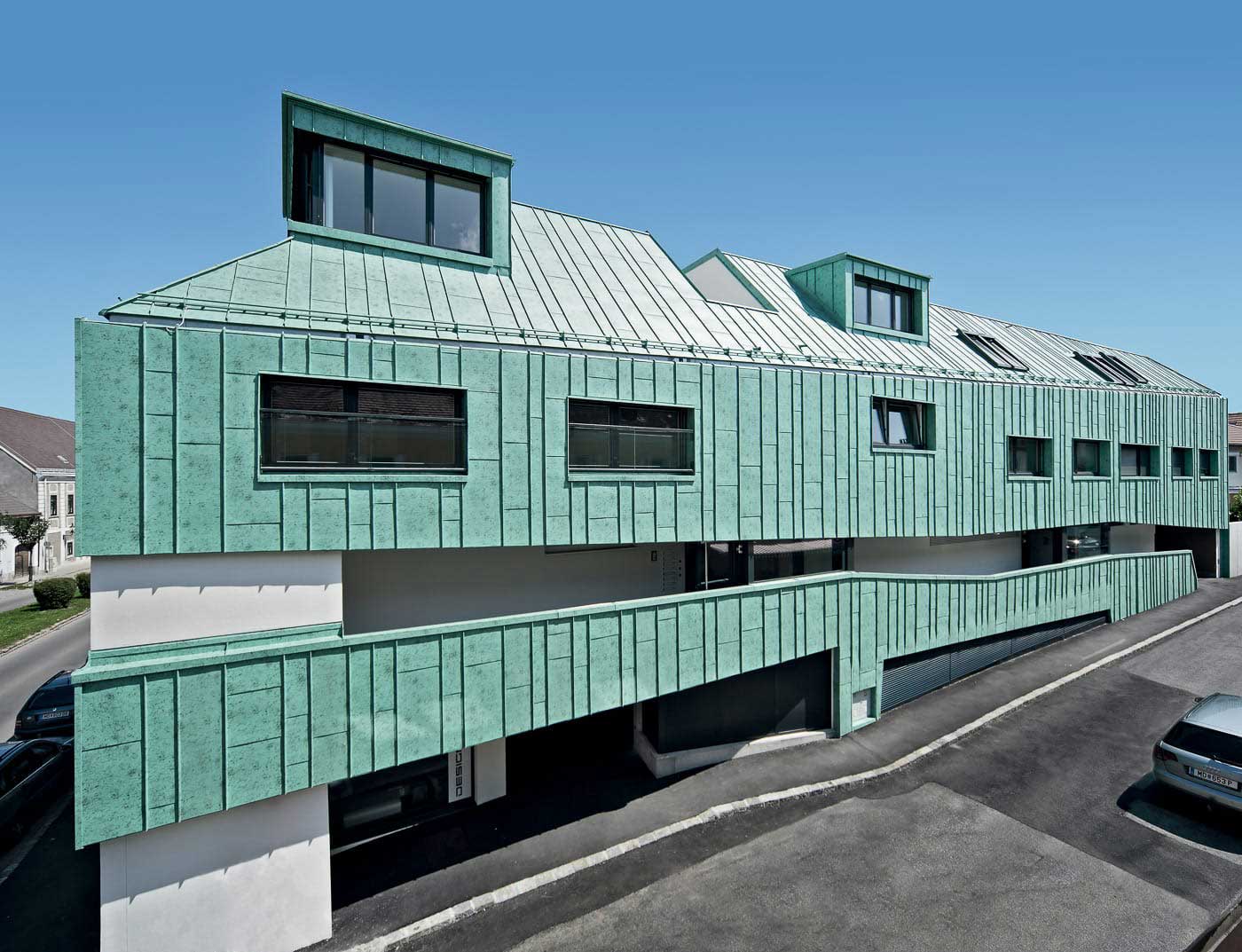 Bâtiments de référence PREFA Systèmes de façades Système de façade Prefalz ® 46 P.10 vert-de-gris